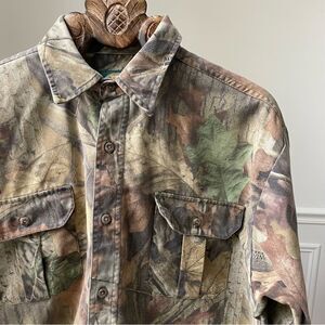Cabela’s Advantage Timber Leaf Camouflage Long Sleeve Button Down Shirt L